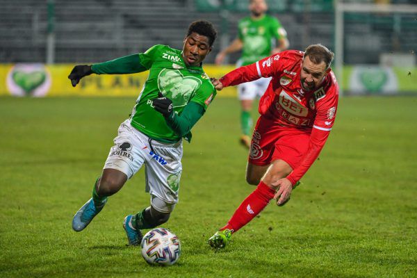 Blankson Anoff (l.) erzielte die Führung für Austria Lustenau. GEPA/Lerch