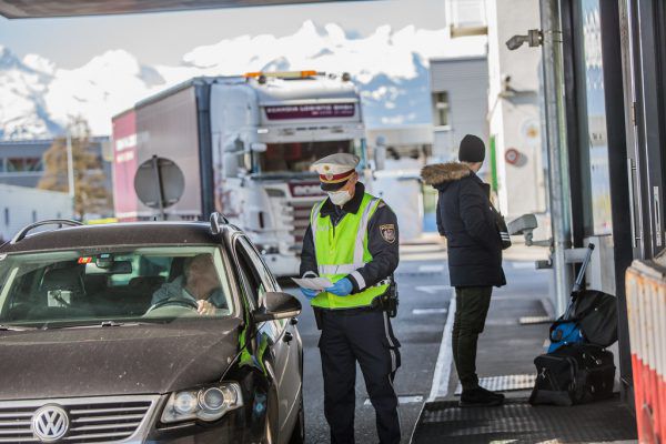 Wer einreist, muss prinzipiell zehn Tage in Quarantäne. Steurer
