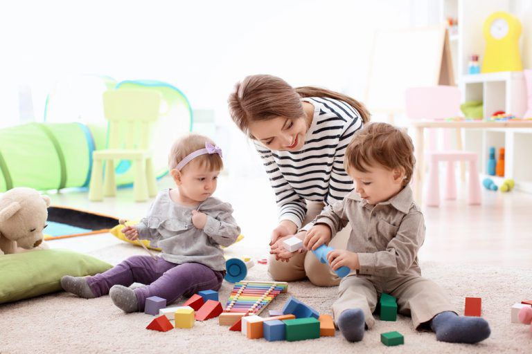 1485 jugendliche Babysitter wurden im Jahr 2024 vermittelt.Familienverband