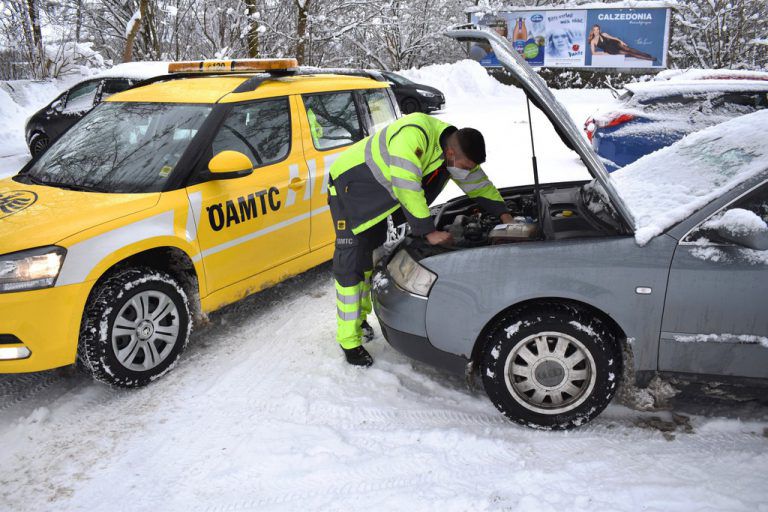 Die Pannenhilfe war 2025 am häufigsten im Winter gefordert.⇒öamtc