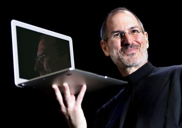 2008 präsentierte Steve Jobs das Macbook Air. EPA