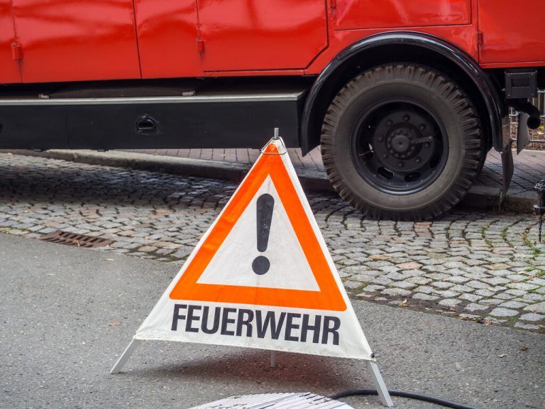 Feuerwehr vor Ort. symbolbild/shutterstock