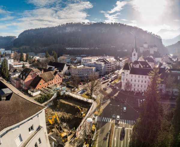 An der Bärenkreuzung wird gebaut. hartinger