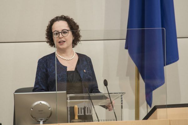 Die aktuelle Bundesrats-Präsidentin Christine Schwarz-Fuchs.    Parlamentsdirektion/Thomas Jantzen