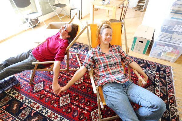 Die Schauspieler Ninja Reichert und Bernd Sracnik. Theater im Keller