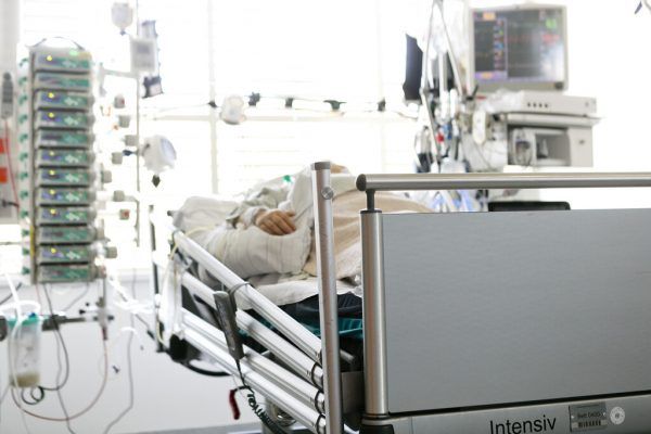 Über 1.600 Covid-Kranke auf Normal- und bis zu 164 auf Intensivstationen in zwei Wochen erwartet. KHBG