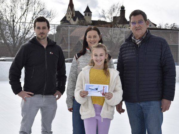 Kimberly Plagens (11) darf sich über eine Saisonkarte freuen. Marktgemeinde