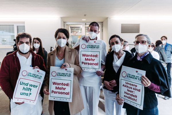 Mitarbeitende der Unfallchirurgie am LKH Feldkirch. sams