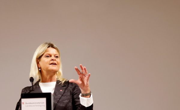 Opposition kritisiert Klaudia Tanner.  Reuters