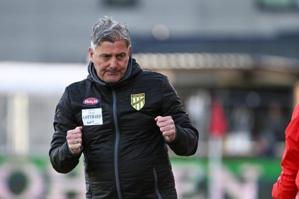 Trainer Markus Mader, Vorstand Bernd Bösch, Investor Ahmet Schaefer und Kapitän Matthias Maak (v.l.) dürfen derzeit zufrieden sein.Gepa/Lerch, Gepa, Hartinger, Stiplovsek