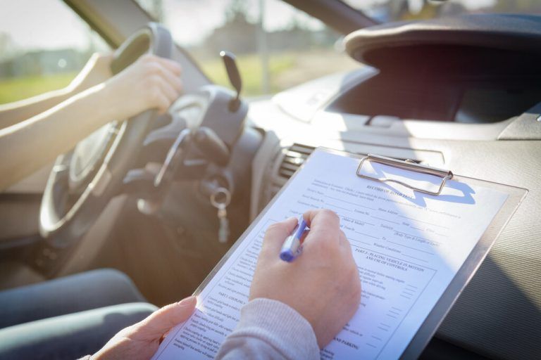 Jede zweite Person fällt in Vorarlberg durch die praktische Prüfung. ⇒Stock-Photos