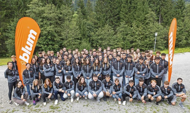 Die Blum-Lehrlinge, die im vergangenen Jahr ihre Ausbildung begonnen haben.Blum (2), Liebherr, Zumtobel/Mathis. i+r/Marcel mayer, Meusburger, Grass, Doppelmayr