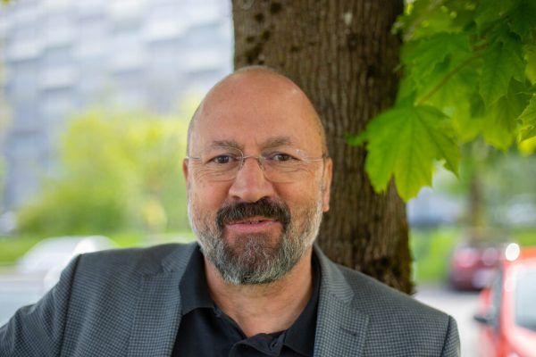 Weber fordert Zusammenhalt. hartinger