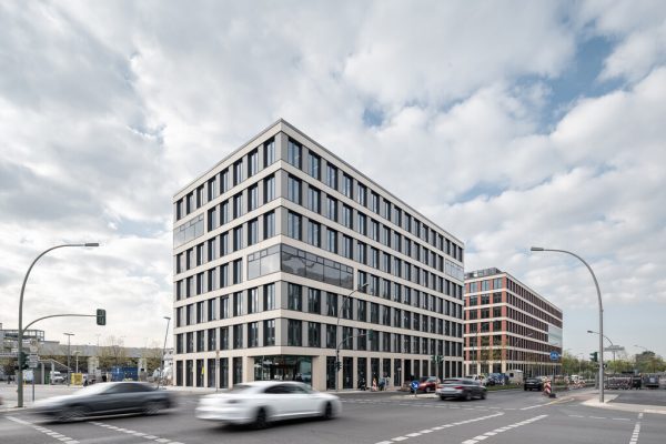 Die Geschäftsführer von AKH besuchten das EDGE-Südkreuz-Projekt von CREE in Berlin.  Ilya Ivanov/Tchoban Voss Architekten