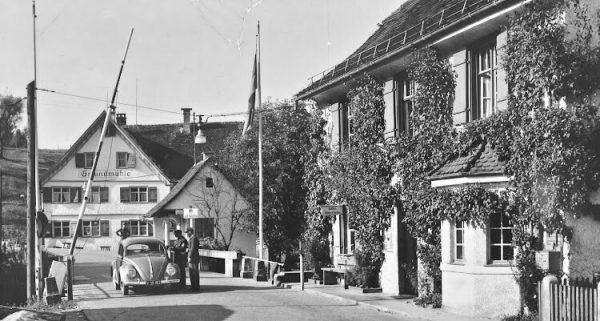An der Grenze zu Hohenweiler geschieht 1923 ein Verbrechen. volare