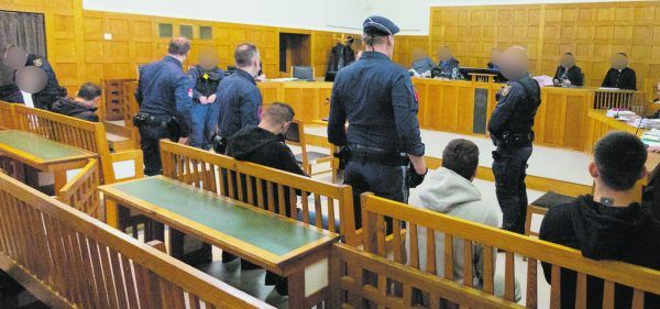 Gleich fünf Angeklagte mussten sich vor Gericht verantworten. Hartinger