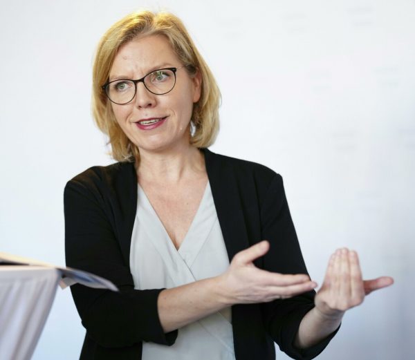 Infrastruktur- und Klimaministerin Leonore Gewessler favorisiert die Variante „Lustenau Süd“.  APA