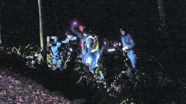 Am Ende klickten die Handschellen: Der 32-jährige Mann wurde am Achufer mittels Wärmebildkamera aufgespürt und festgenommen. Shourot