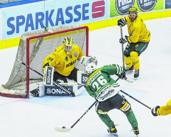 Der EC Bregenzerwald entscheidet ein heiß umkämpftes und abwechslungsreiches Derby für sich, das hin und her wogt. Erst liegen die Wälder 2:0 vorne, im Schlussdrittel gleichen sie zum 3:3 aus.  Paulitsch (2)
