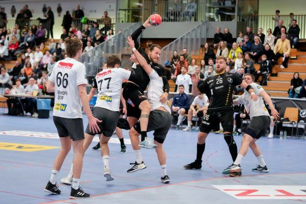 Die Bregenzer rannten sich gestern zu oft fest und kassierten die bereits acht Saisonniederlage.  Dietmar Stiplovsek