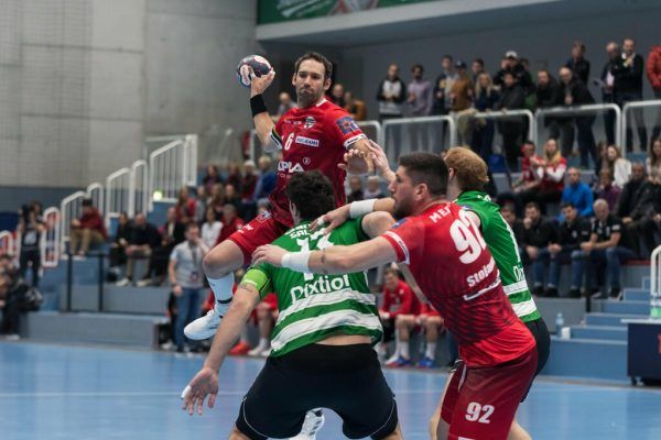 Hard-Kapitän Dominik Schmid beim Euopacup-Heimduell gegen Sporting Lissabon.  Klaus Hartinger