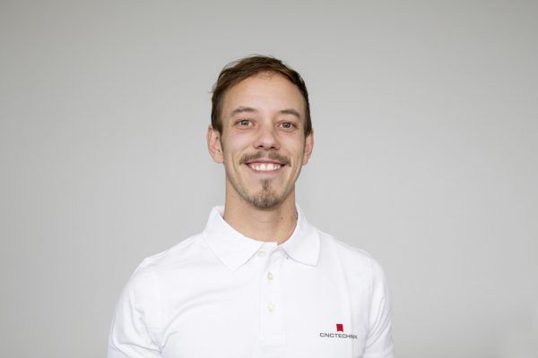 Heron übernimmt Neyer. Nikola Neyer (l.) übernimmt den Bereich „Drehen“ bei Heron CNC, Manuel Gmeiner (r.) wird dort zweiter Geschäftsführer.  WPA