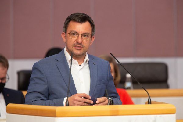 Martin Staudinger. NEUE