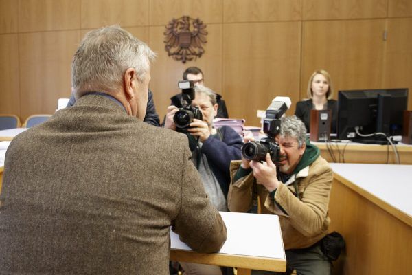Der Angeklagte vor dem Landesgericht in Graz. apa/scheriau