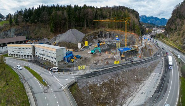 Neos kritisieren, dass Großprojekte, wie die Tunnelspinne, lange nur diskutiert werden.Hartinger