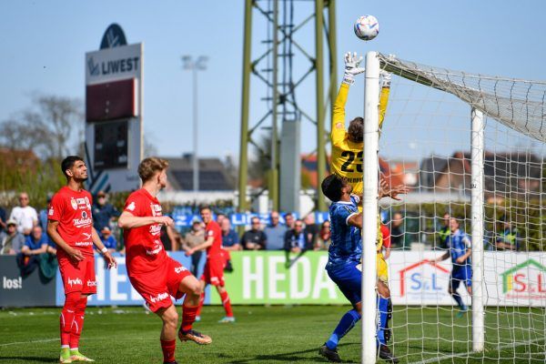 Die Rothosen halten bei BW Linz stark dagegen, müssen sich dem Aufstiegsaspiranten aber doch geschlagen geben.  GEPA