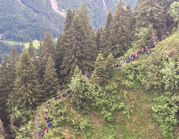 Die Schülergruppe auf dem Heuberggrat. LPD vorarlberg