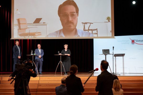 Experten liefern bei der Enquete Denkanstöße und geben ihr Wissen weiter.