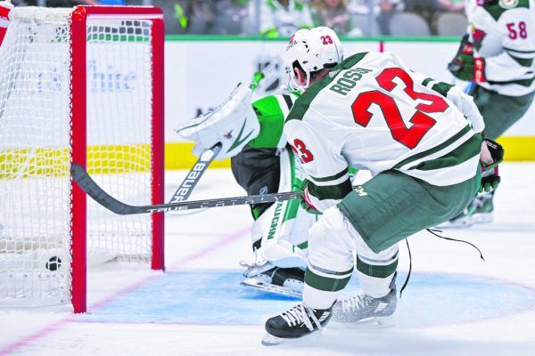 In der Vorbereitung lief es hervorragend für Rossi, hier traf er gegen die Dallas Stars. Rossi war ligaweit der beste Scorer.  USA Today, GEPA