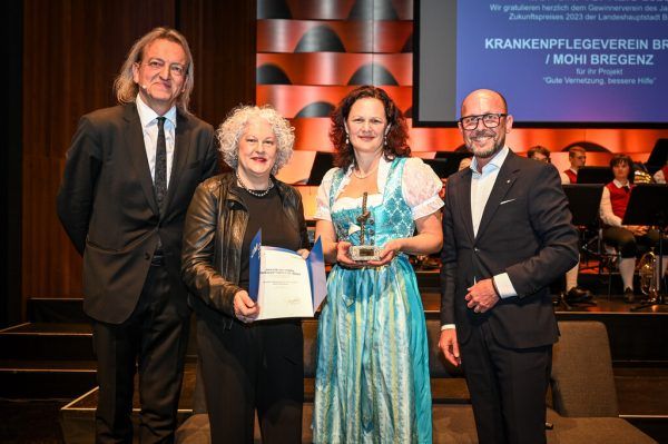 Moderator Markus Linder, Obfrau Ursula Doringer, Geschäftsführerin Martina Überbacher und Bürgermeister Michael Ritsch (v.l.).  Udo Mittelberger