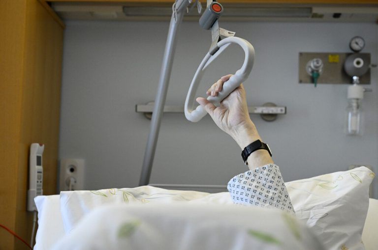 Der Patient war wohl selbst aufgestanden. symbol/apa