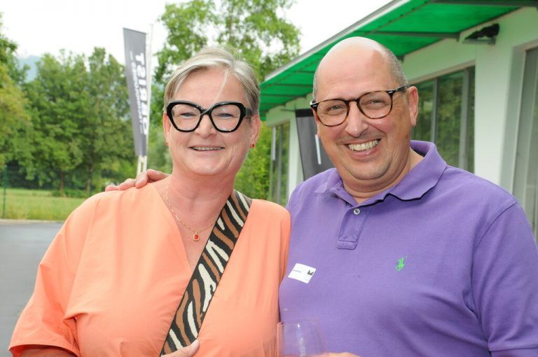 Landesrat Christian Gantner und Landesforstdirektor Andreas Amann (r.) bei der Aufforstung des „Jahrhundertwalds“ 2021 in Götzis.