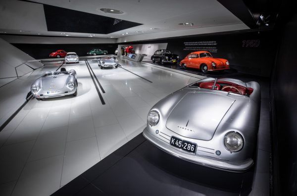 Autohersteller Porsche wird 75 Jahre alt. E-Mobilität spielt derzeit noch eine untergeordnete Rolle. APA/dpa/Christoph Schmidt