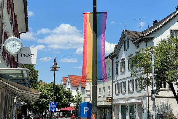 Beflaggung zum „Pride Month“. Stadt Dornbirn