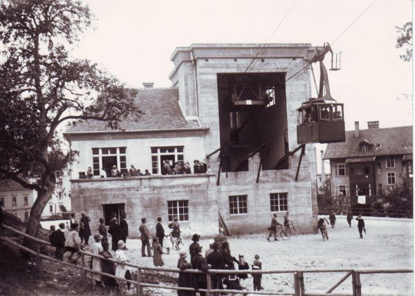 Das alte Bregenzer Rathaus mit Kopfsteinpflaster-Boden – eine Erinnerung.stadtarchiv bregenz / hartinger
