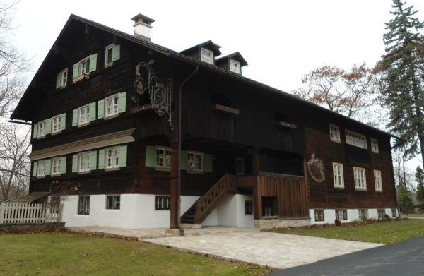 Das Wälderhaus der Auswandererfamilie Kohler in Wisconsin/USA. Kenneth Mileski/CC (1), Amerikasammlung/pichler (3)