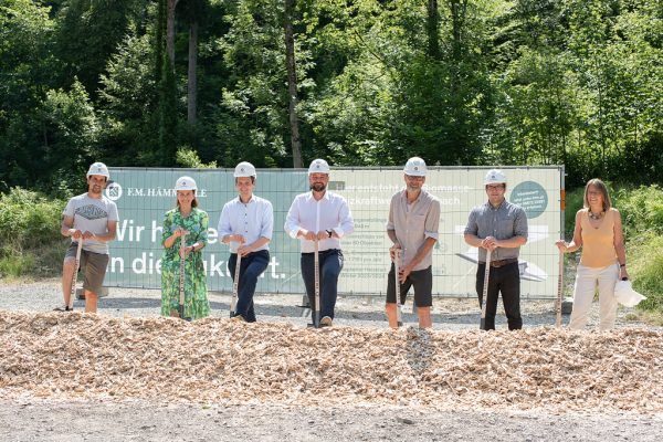 Der Spatenstich für das Biomasseheizkraftwerk in Dornbrin erfolgte am Montag. Birgit Riedmann/F.M. Hämmerle