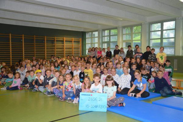 Die Leseratten der Volksschule Schwarzach. youngCaritas/Mirjam Vallaster