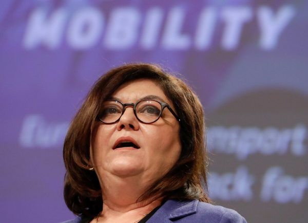 EU-Verkehrskommissarin Adina Valean. Stephanie Lecocq/Pool via REUTERS