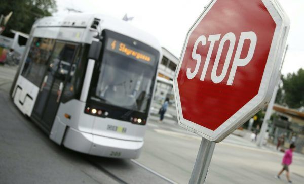 Der VCÖ fordert Verkehrsberuhigung in Österreichs Gemeinden und Städten. symbol/apa