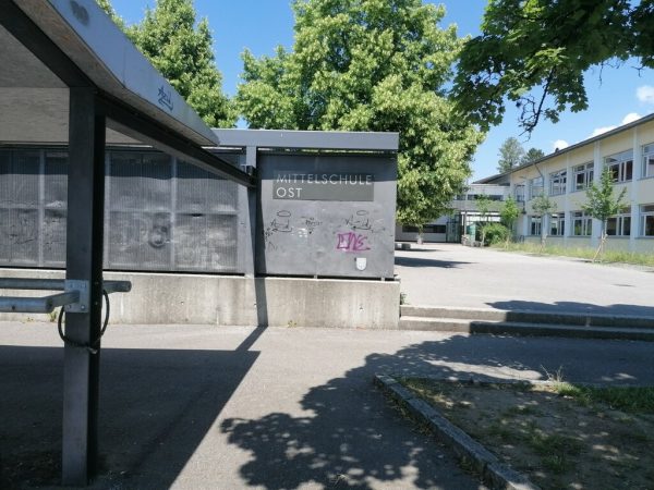 Graffitis an der Mittelschule Ost sind nur einer von vielen Vandalismus-Akten. gem. rankweil