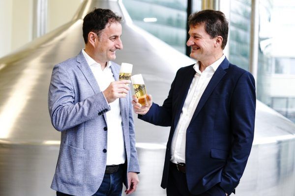 Heinz Huber (r.) und Thomas Pachole. Mohrenbrauerei