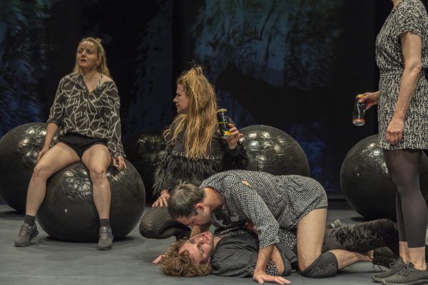 „Morbus Hysteria“ mit Michaela Bilgeri, Thomas Kolle, Kirstin Schwab, Tamara Stern und Benjamin Vanyek. roland paulitsch (3)