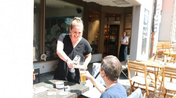 Nathalies Leidenschaft: Kreative Drinks und Schmankerl.