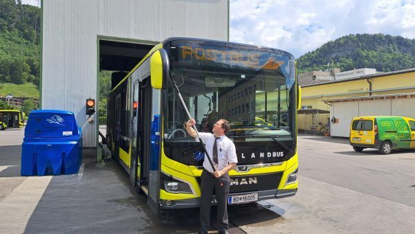 Regelmäßig werden die Busse des VVV gründlich geputzt und gereinigt. VVV