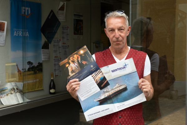 Bernd Klug betreibt das Reisebüro Clever Voyage Bregenz als One-Man-Show. Hartinger (4)